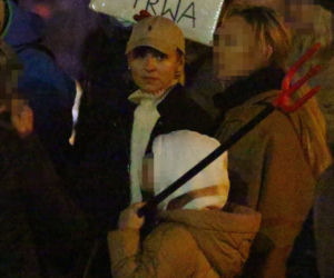 Kasia Tusk z mężem i dziećmi na marszu dla Izy