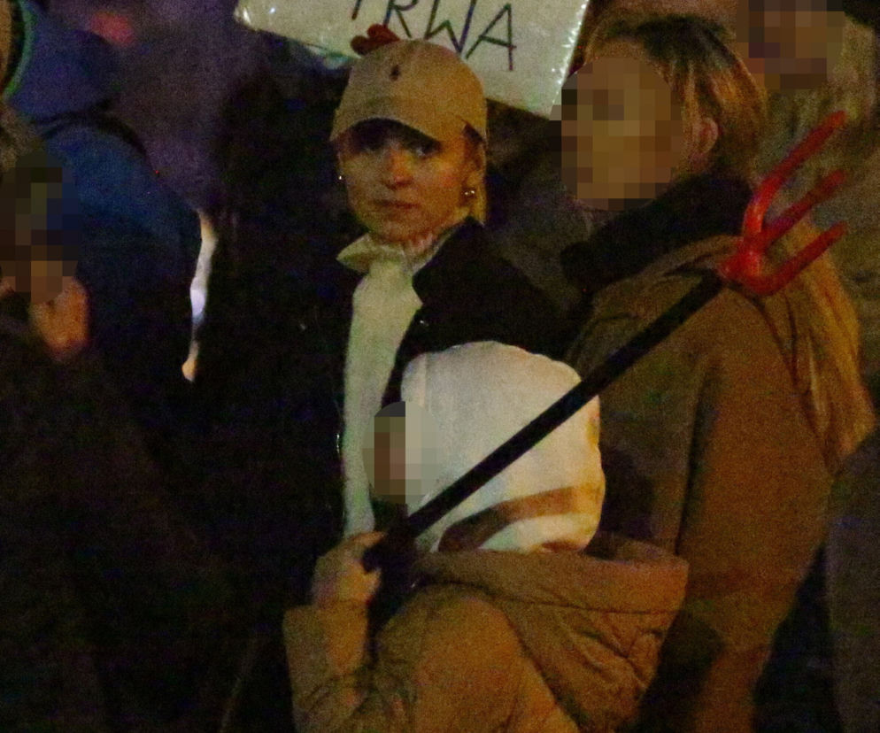 Kasia Tusk z mężem i dziećmi na marszu dla Izy