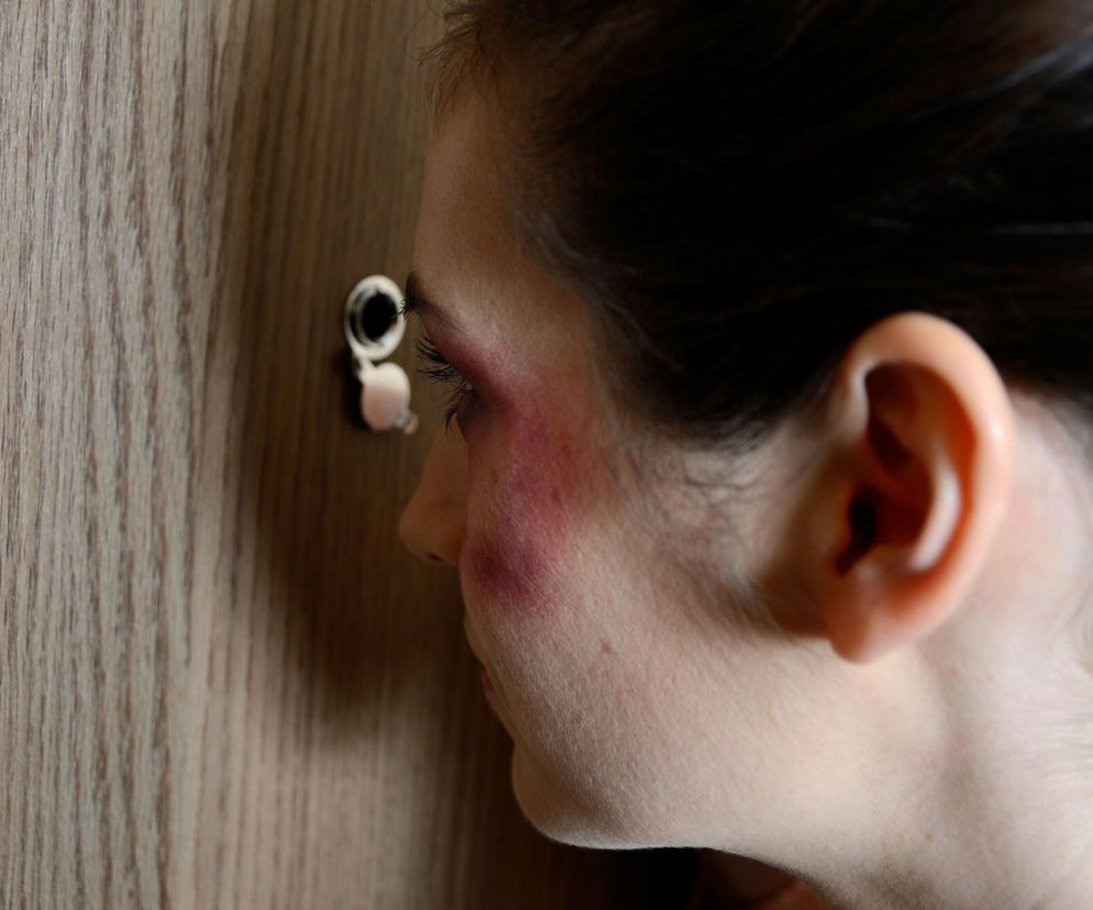 Policja, gazownik, a może oszust? Kogo naprawdę musisz wpuścić do środka