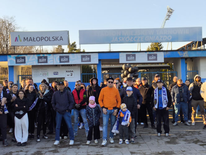 Smutny dzień dla tarnowskiego żużla. Kibice żegnają Unię Tarnów