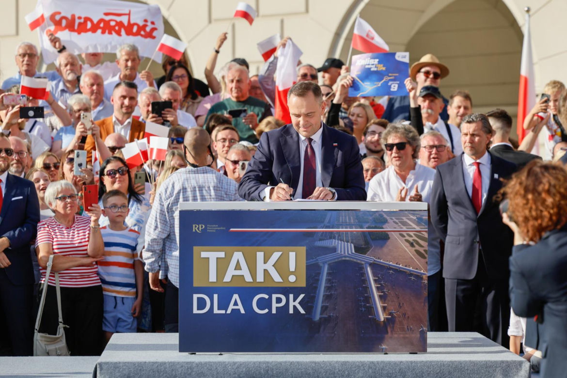 Pierwsza decyzja prezydenta Nawrockiego. W Kaliszu podpisał ustawę o powrocie do "starego" CPK