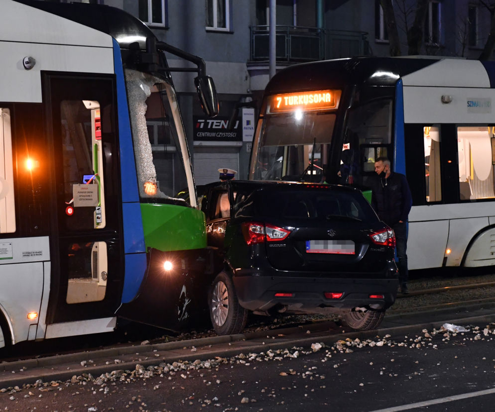 Szczecin: Zderzenie auta z tramwajem