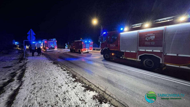 Poręba Radlna. 31-latek nie żyje, trzy osoby ranne. Domniemany sprawca wypadku w Nowy Rok był nietrzeźwy [ZDJĘCIA].