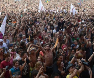 PRZYSTANEK WOODSTOCK 2012: W Kostrzynie BAWI SIĘ 350 TYSIĘCY ludzi
