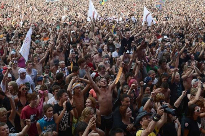 PRZYSTANEK WOODSTOCK 2012: W Kostrzynie BAWI SIĘ 350 TYSIĘCY ludzi