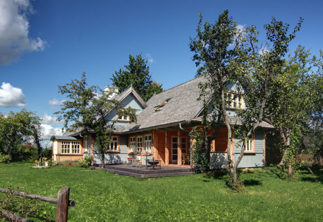 Drewniany dom na Podlasiu