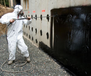 Hydroizolacja w budynkach — najczęstsze błędy i metody naprawy