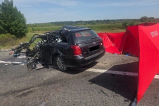 Tragiczne zderzenie osobówki z ciężarówką na DK9 w Jasienicy. Kierowca jednego z pojazdów zginął na miejscu