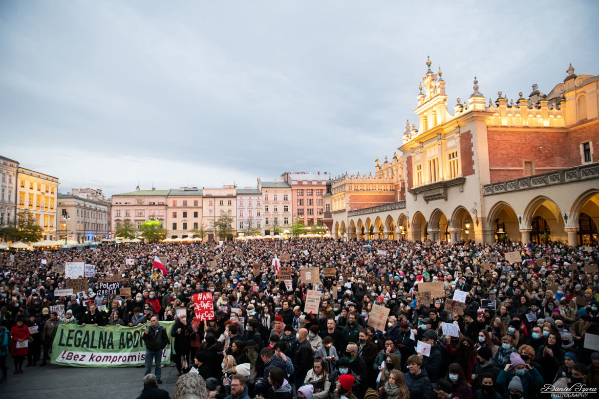 Kraków: "Ani jednej więcej". Protest po śmierci ciężarnej Izabeli z Pszczyny