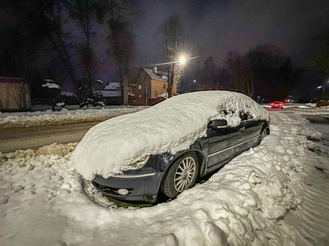 Wyciągnęli 63-letnią maszynę do odśnieżania