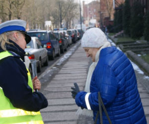 Policja zachęca do noszenia odblasków