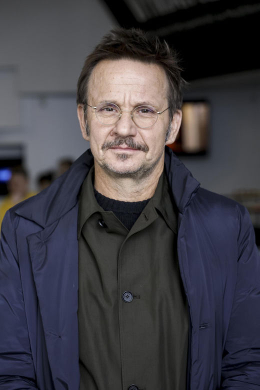 Bartłomiej Topa: Szlachcic z manią wielkości w serialu "1670", a w życiu wzór czułości i troski