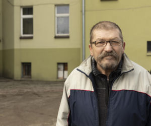 Nyski horror na Piłsudskiego. Mieszkał ze zwłokami 54-latka przez miesiąc! [ZDJĘCIA]