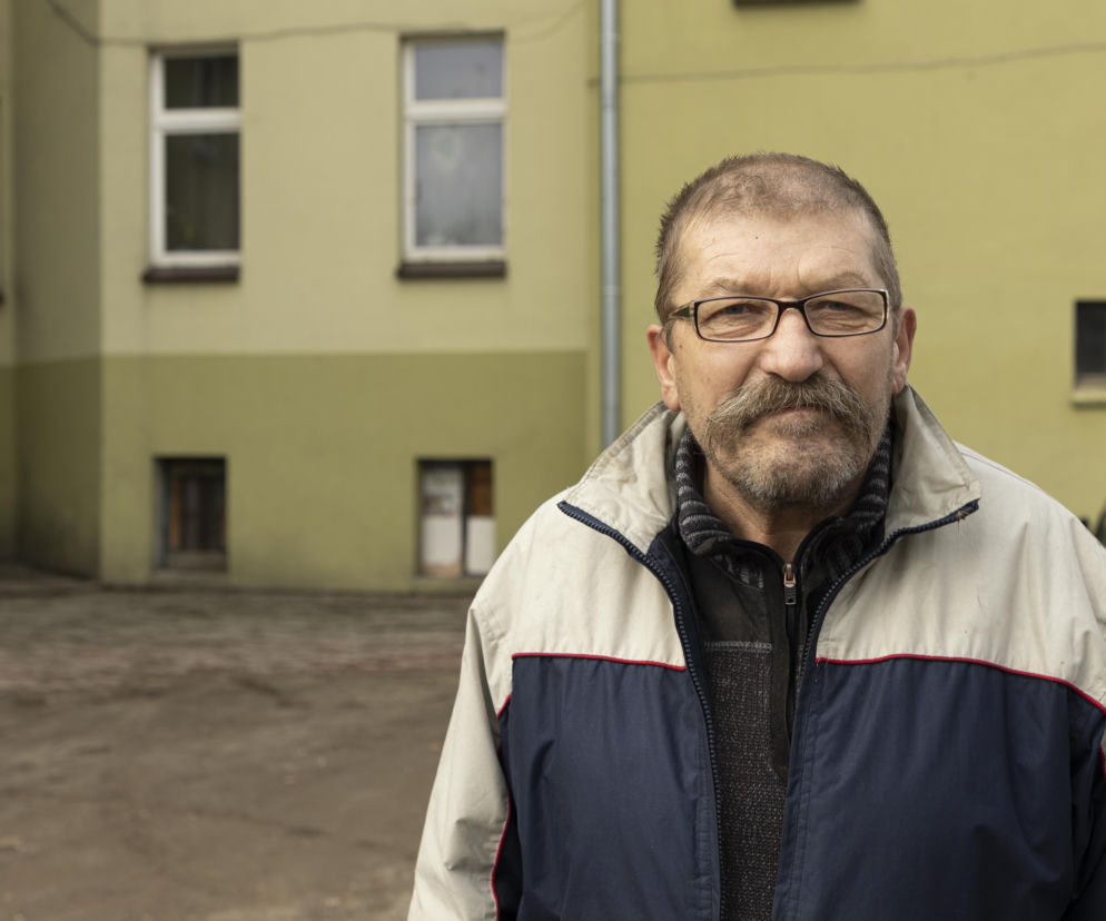 Nyski horror na Piłsudskiego. Mieszkał ze zwłokami 54-latka przez miesiąc! [ZDJĘCIA]
