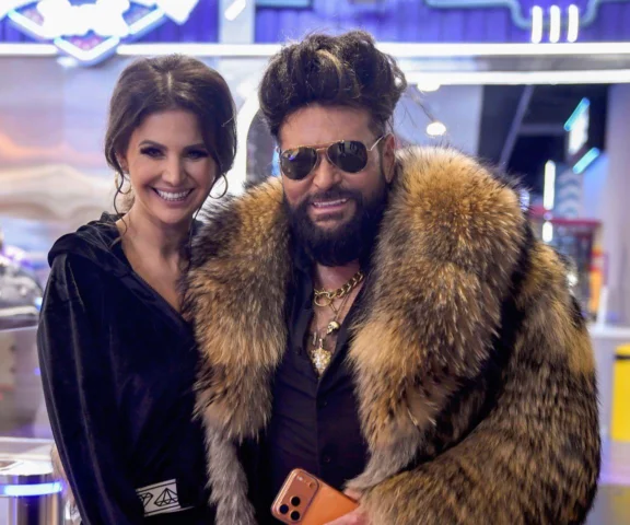 Wyśmiali Rutkowskiego. Drwili z jego majątku i włosów