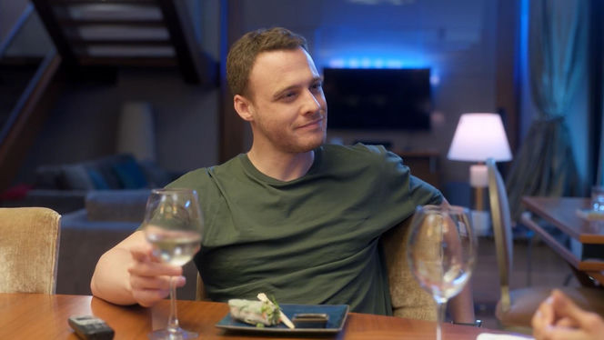 Kiedy ktoś kocha bardziej. Ateş, Leyla