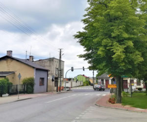 To jedno z najpiękniejszych miast w woj. łódzkim. W średniowieczu miało już swój kościół