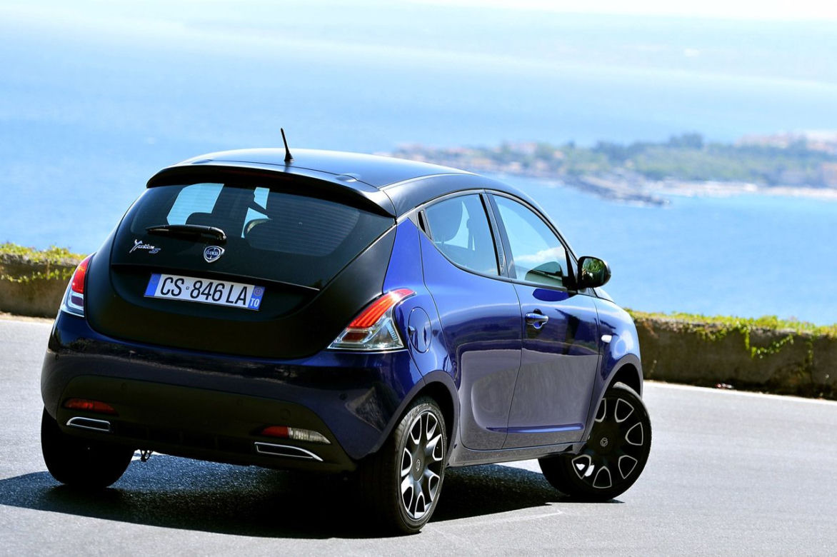 Lancia Ypsilon MOMODESIGN