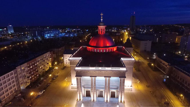 To największa archikatedra w Polsce. Symbol niepodległości i buntu wobec władz komunistycznych