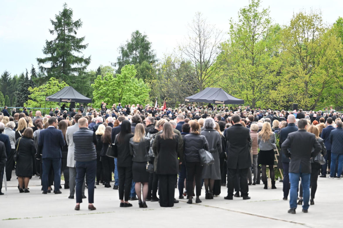 Pogrzeb lekarza, zamordowanego w Szpitalu Uniwersyteckim. Ceremonia o charakterze państwowym