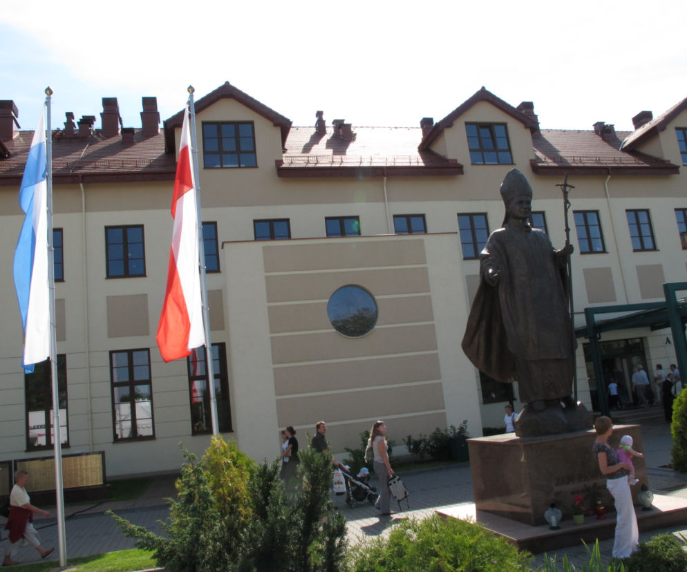 Za 3 miliony od Ziobry O. Rydzyk nauczy sedziów jak pudrować nosek
