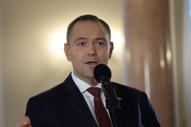 Demontaż okrągłego stołu w Pałacu Prezydenckim