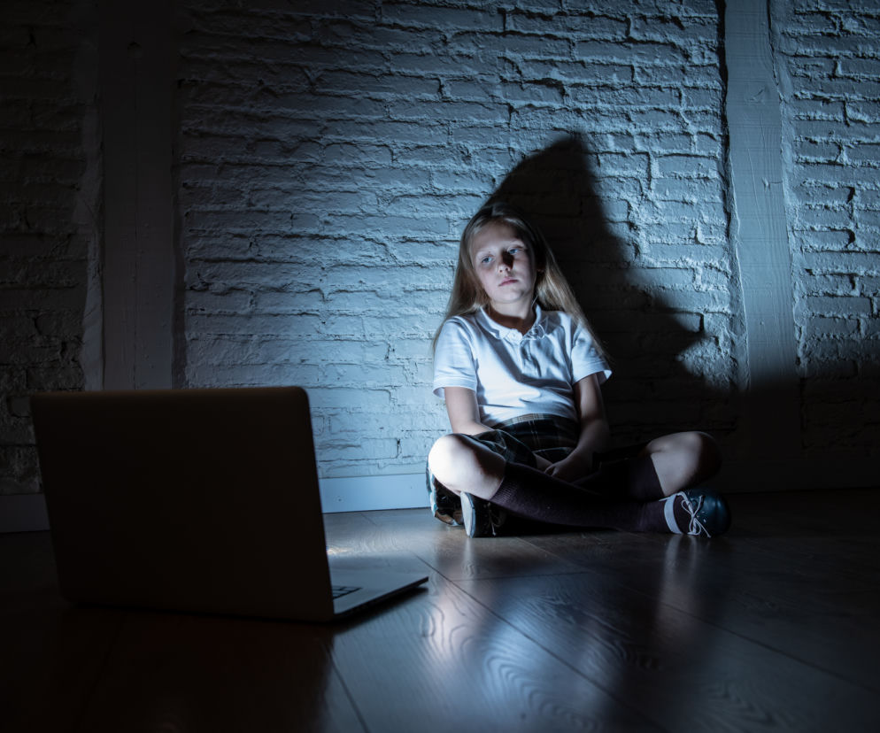 SZOKUJĄCE wyniki badań naukowców! Depresja, DOPALACZE i cyberprzemoc u kieleckich dzieci!