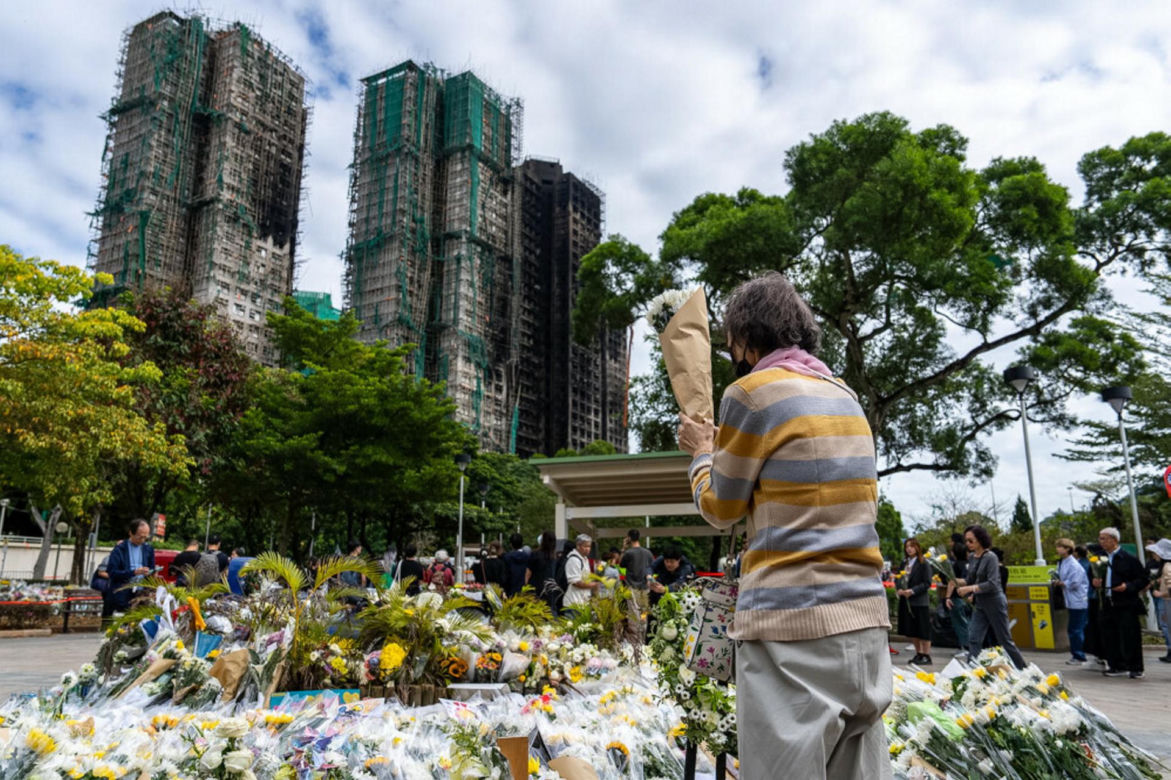 Hongkong/ Policja: zakończono przeszukiwanie pogorzeliska na osiedlu Tai Po; w pożarze zginęło 159 osób