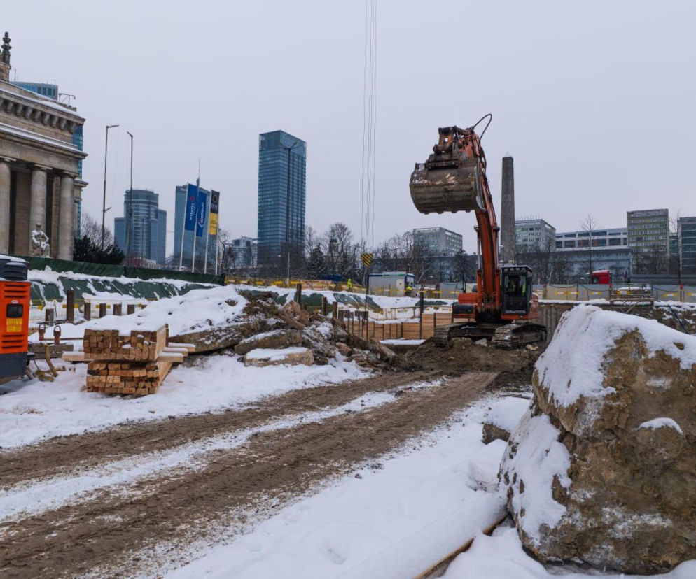 Plac budowy w samym sercu Warszawy. Obok PKiN wyrośnie nowy gmach