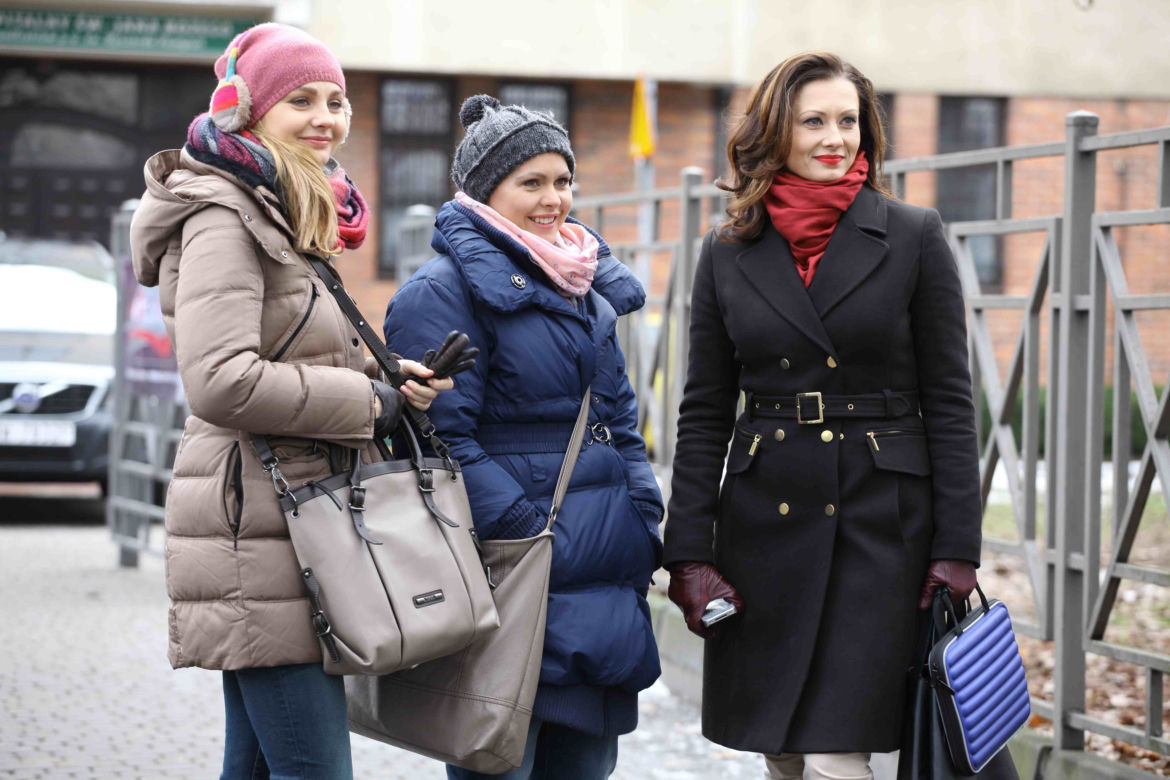 PRZYJACIÓŁKI 2 sezon odc. 21. Inga (Małgorzata Socha), Anka (Magdalena Stużyńska), Zuza (Anita Sokołowska)