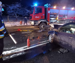 Parszów. Śmiertelny wypadek na DK42! Jedna osoba nie żyje, druga w szpitalu!