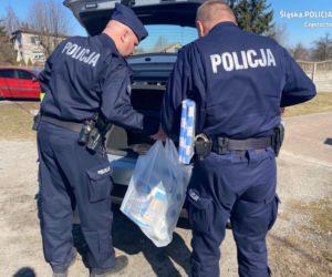Policjant z Kłomnic przyjął u siebie Ukrainkę z trójką dzieci [ZDJĘCIA]