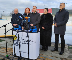 Umowa podpisana. Za 18 miesięcy w Łomży powstanie zadaszone lodowisko rolkowisko