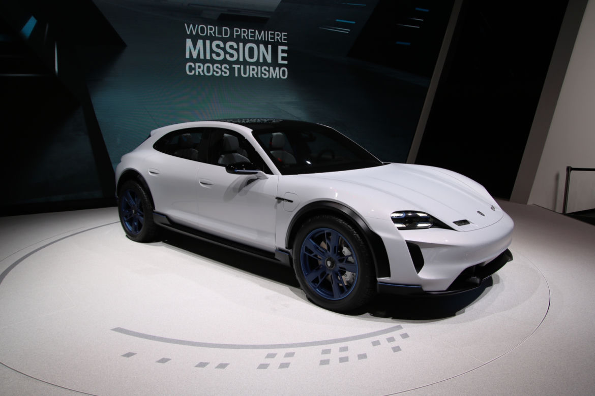 Porsche Mission E Cross Turismo