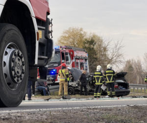 Koszmarna kraksa kilku aut na drodze krajowej pod Warszawą. Lądował śmigłowiec LPR