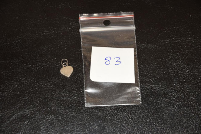 Rozpoznajesz te błyskotki? Policja poszukuje właścicieli bizuterii i kosztowności