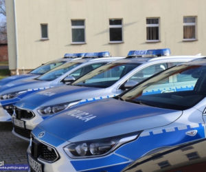 55 nowych radiowozów dla policjantów garnizonu dolnośląskiego