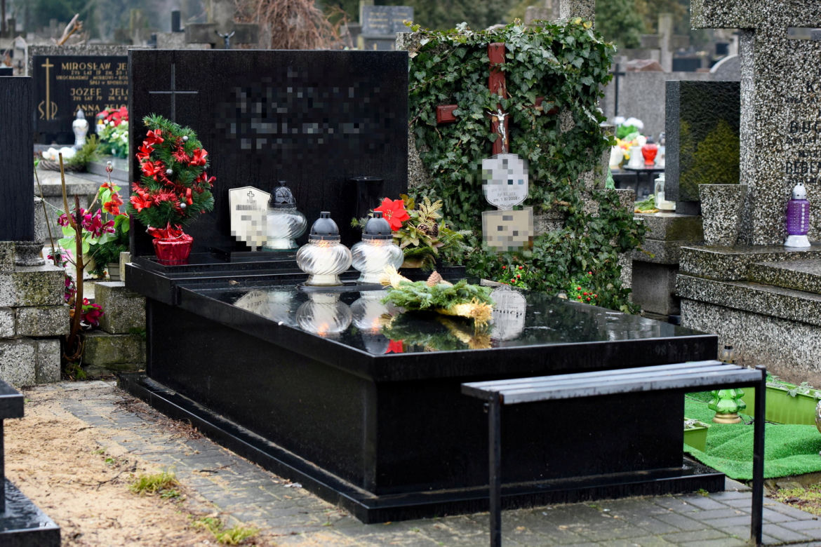 Olejnik uczciła rocznicę śmierci matki 