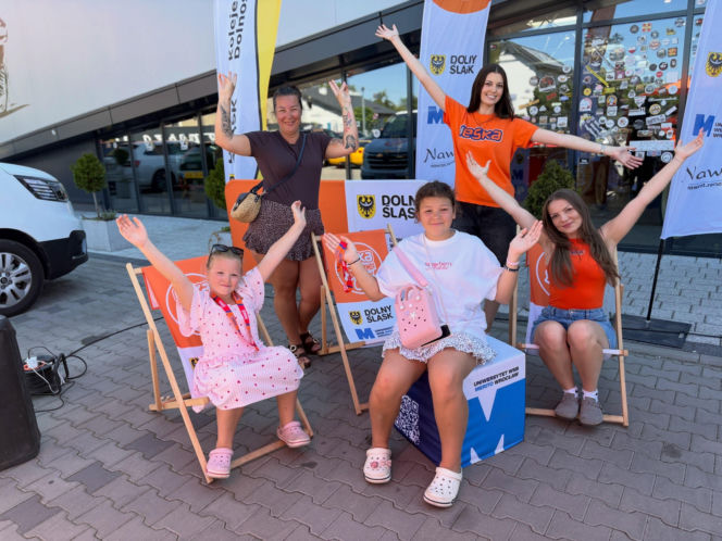 Pojazdy wszech czasów i klimat PRL-u! Ekipa ESKA Summer City wpadła do Oławy