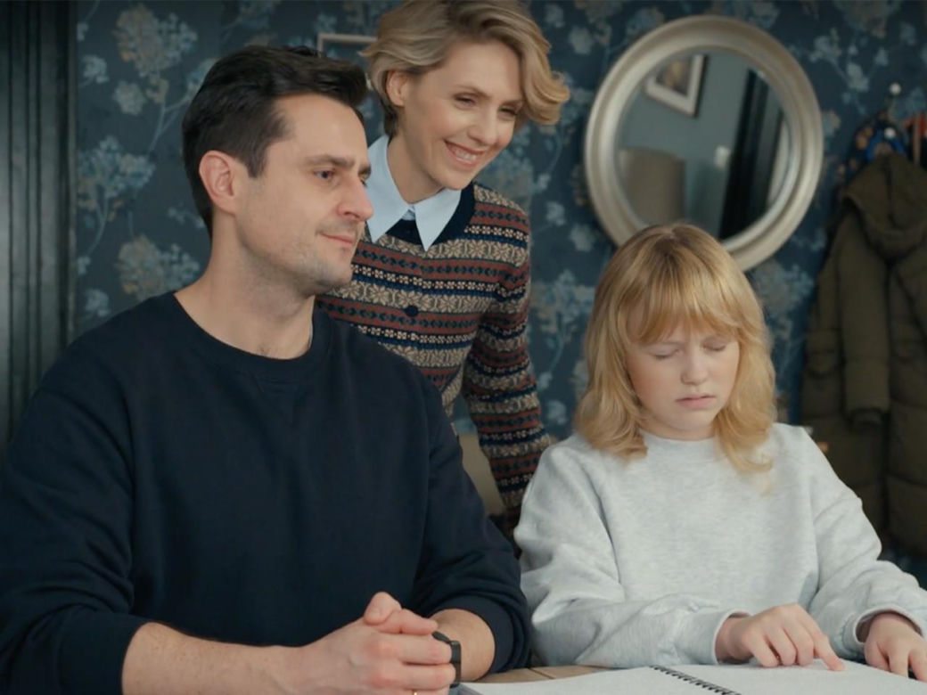 Barwy szczęścia, odcinek 3191: Herman (Maciej Raniszewski), Emilka (Jessica Frankiewicz), Malwina (Joanna Gleń) 
