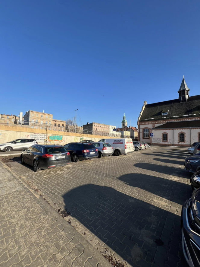 Parking przy Ćwiczni