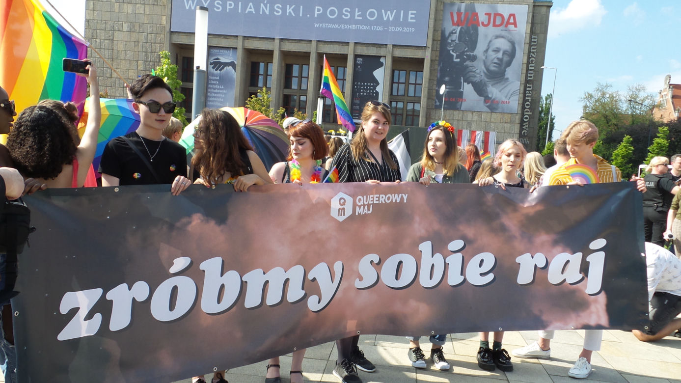 "Chcemy gorącego seksu, nie gorącej ziemi". Zobacz transparenty z Marszu Równości w Krakowie