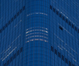 Mały samolot uderzył w piątek w 108-piętrowy wieżowiec CITIC Tower