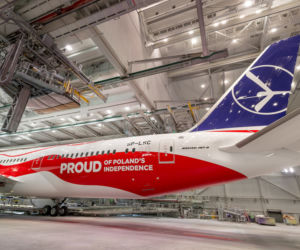 Biało-czerwony dreamliner LOT-u na 1000lecie niepodległości