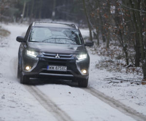 Mitsubishi Outlander PHEV lifting 2016