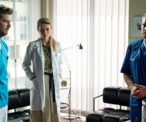 Na dobre i na złe odc. 786. Szczepan Lipski (Kamil Kula), Agata (Emilia Komarnicka-Klynstra), Maks Beger (Tomasz Ciachorowski)