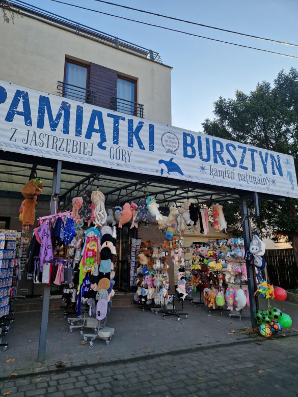 Nowy trend nad morzem! Lody i pamiątki w połowie listopada? Ta nadmorska miejscowość jest czynna cały rok