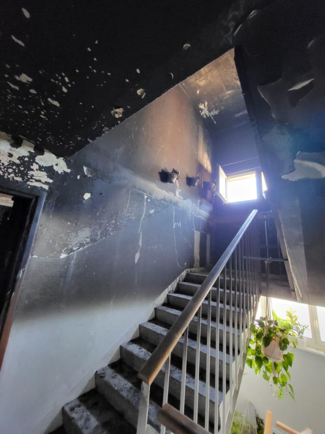 Biegły ustali przyczyny pożaru w bloku w Kościanie. Nie wszyscy lokatorzy wrócą do swoich mieszkań