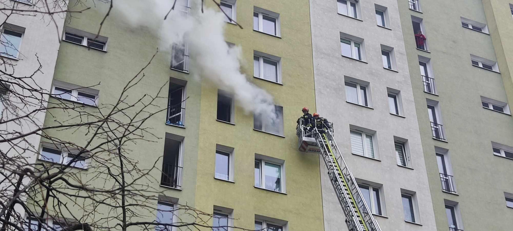 Pożar w bloku przy ulicy Łukowskiej w Warszawie