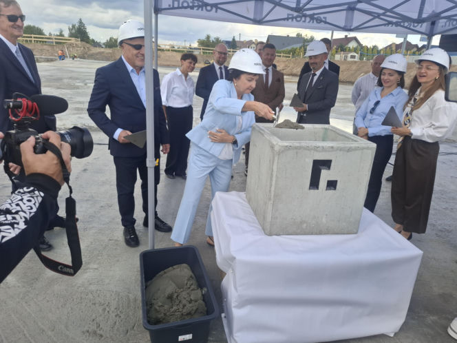 Budowa salonu Lexusa